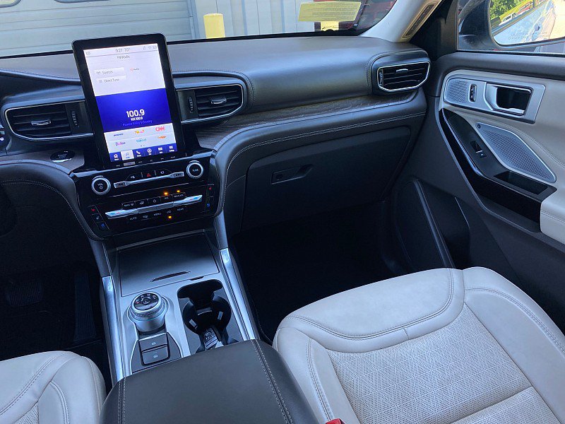 Certified 2023 Ford Explorer Platinum w/ Technology Package AWD/4WD image 22