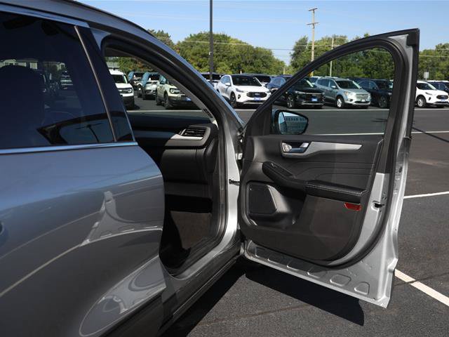 Certified 2024 Ford Escape Platinum AWD/4WD image 25