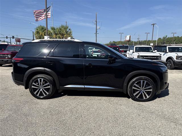 Used 2025 Nissan Pathfinder Platinum w/ Cargo Package AWD/4WD image 16