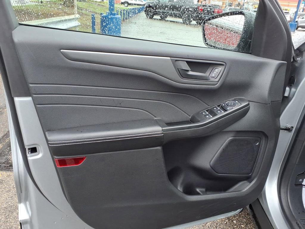 Certified 2023 Ford Escape Active AWD/4WD image 13