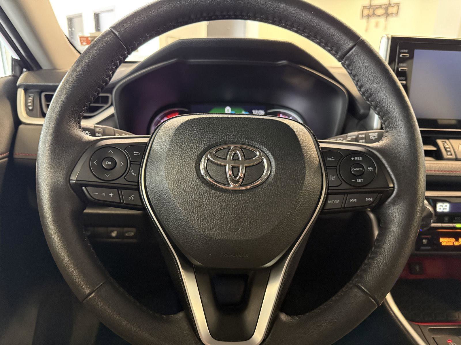 Used 2020 Toyota RAV4 TRD Off-Road w/ TRD Off-Road Weather Package AWD/4WD image 11