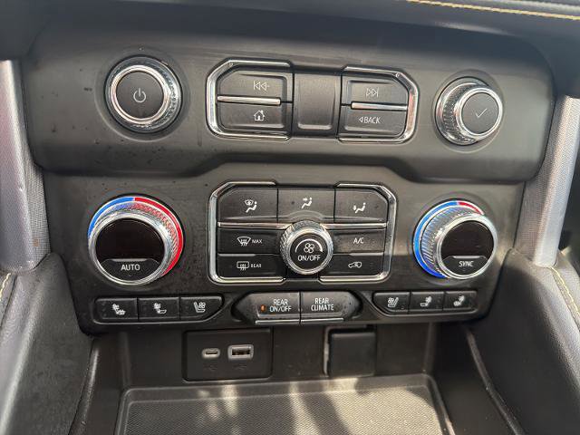 Used 2022 GMC Yukon SLT w/ SLT Premium Package image 28