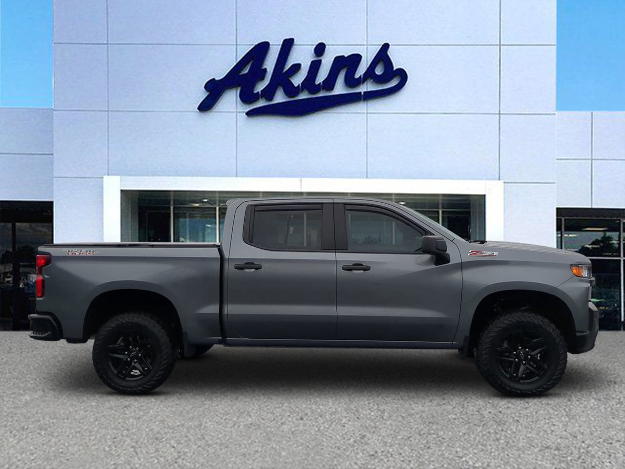 Used 2021 Chevrolet Silverado 1500 Custom Trail Boss w/ LPO, Dark Essentials Package image 5