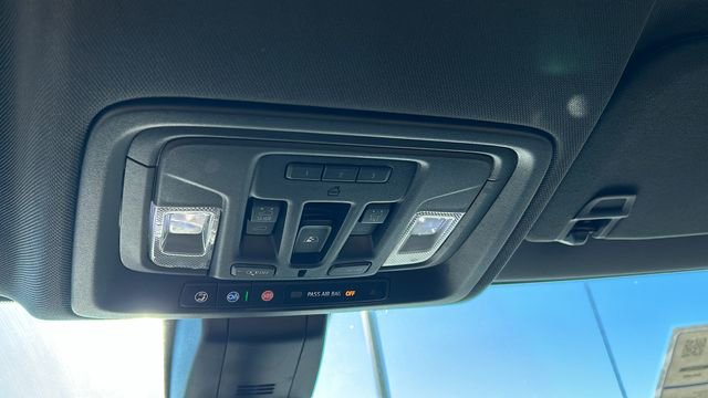 Used 2019 Chevrolet Silverado 1500 High Country w/ Technology Package image 24