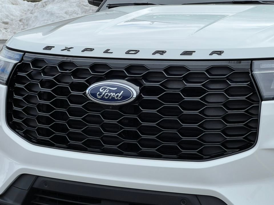 Certified 2025 Ford Explorer ST-Line image 43