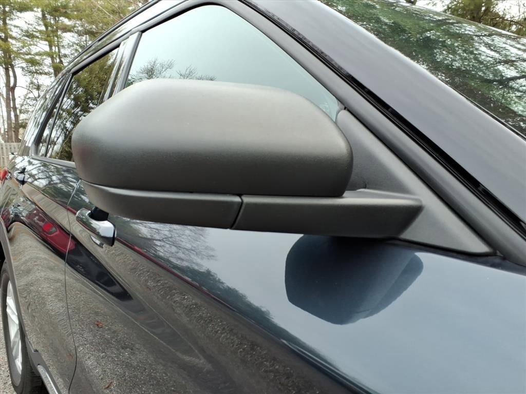 Certified 2023 Ford Explorer XLT image 8