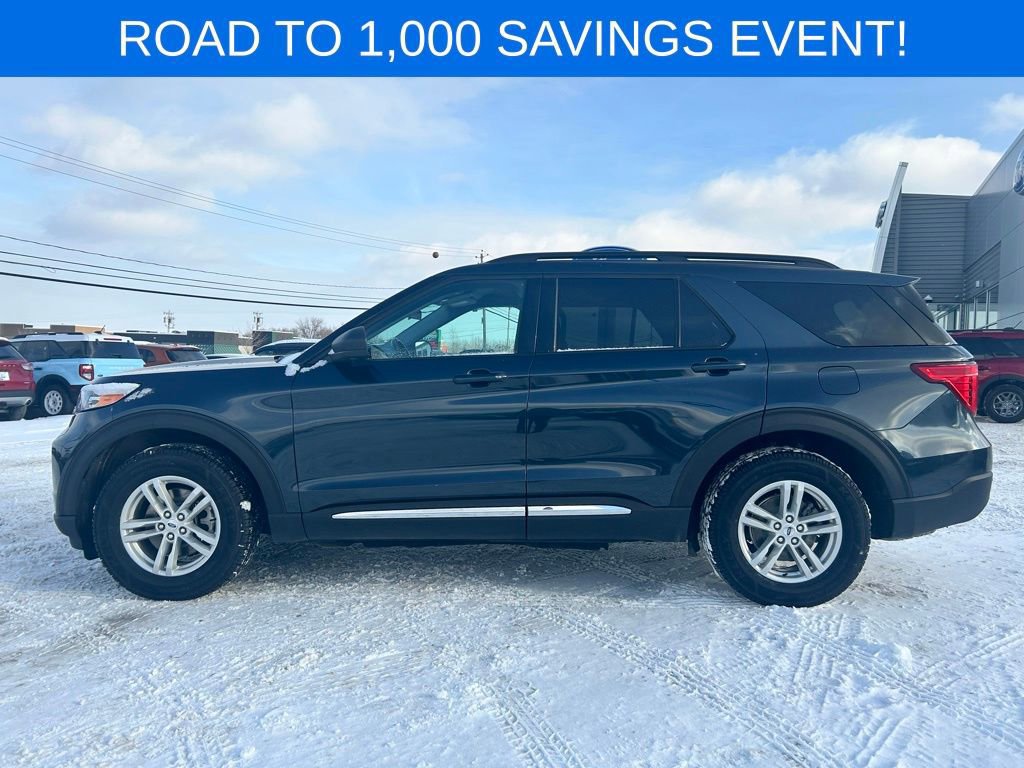 Certified 2022 Ford Explorer XLT w/ Equipment Group 202A image 3