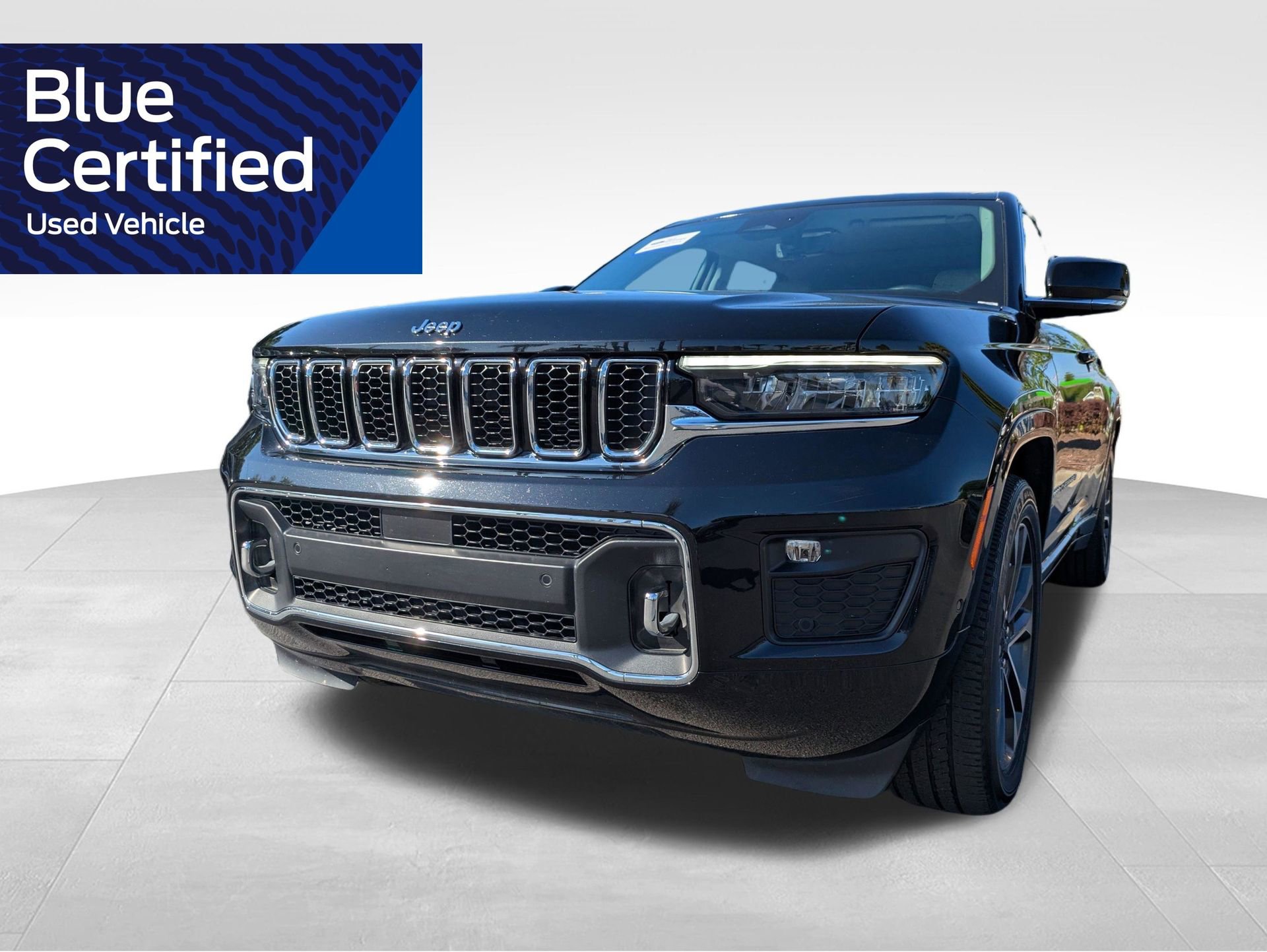 Used 2022 Jeep Grand Cherokee Overland w/ Luxury Tech Group IV AWD/4WD image 10