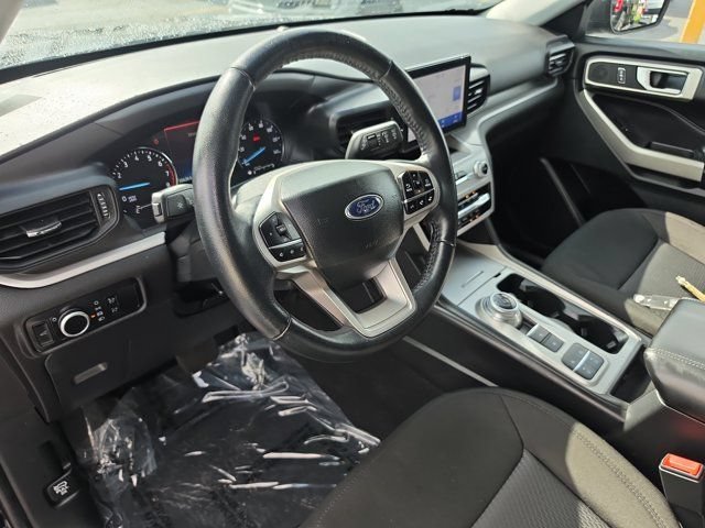 Certified 2023 Ford Explorer XLT RWD image 21