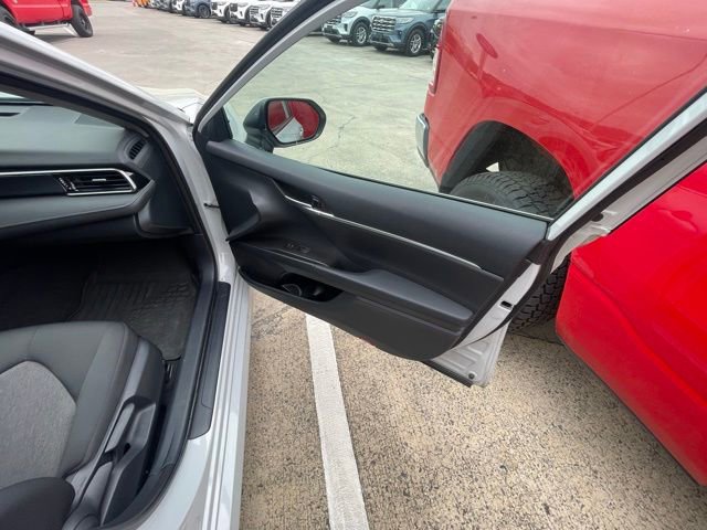 Used 2024 Toyota Camry LE w/ Convenience Package image 20