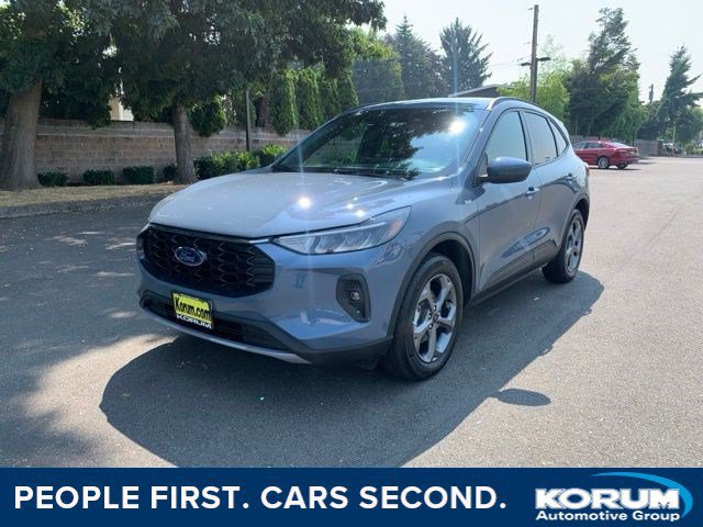 Certified 2025 Ford Escape ST-Line Select w/ Tech Pack #1 AWD/4WD image 1