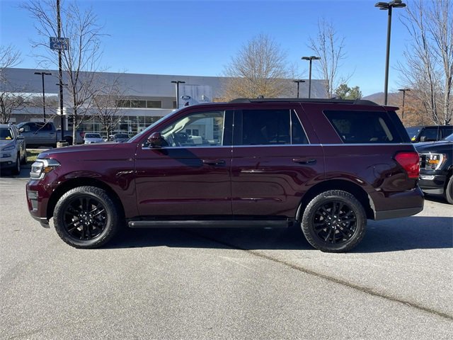 Certified 2024 Ford Expedition XLT image 2