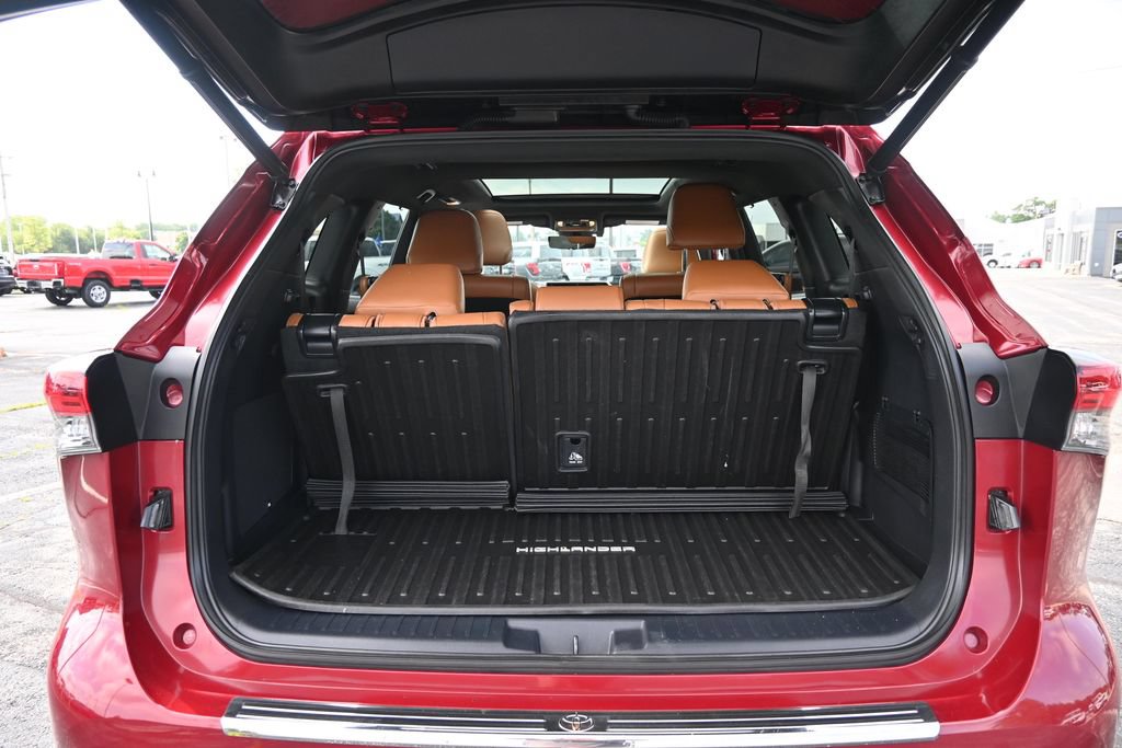 Used 2021 Toyota Highlander Platinum AWD/4WD image 12