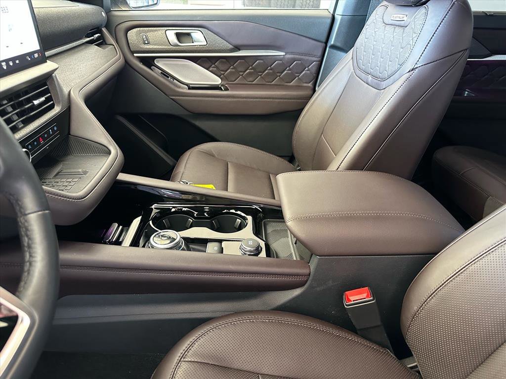 Certified 2025 Ford Explorer Platinum w/ Ultimate Package image 21