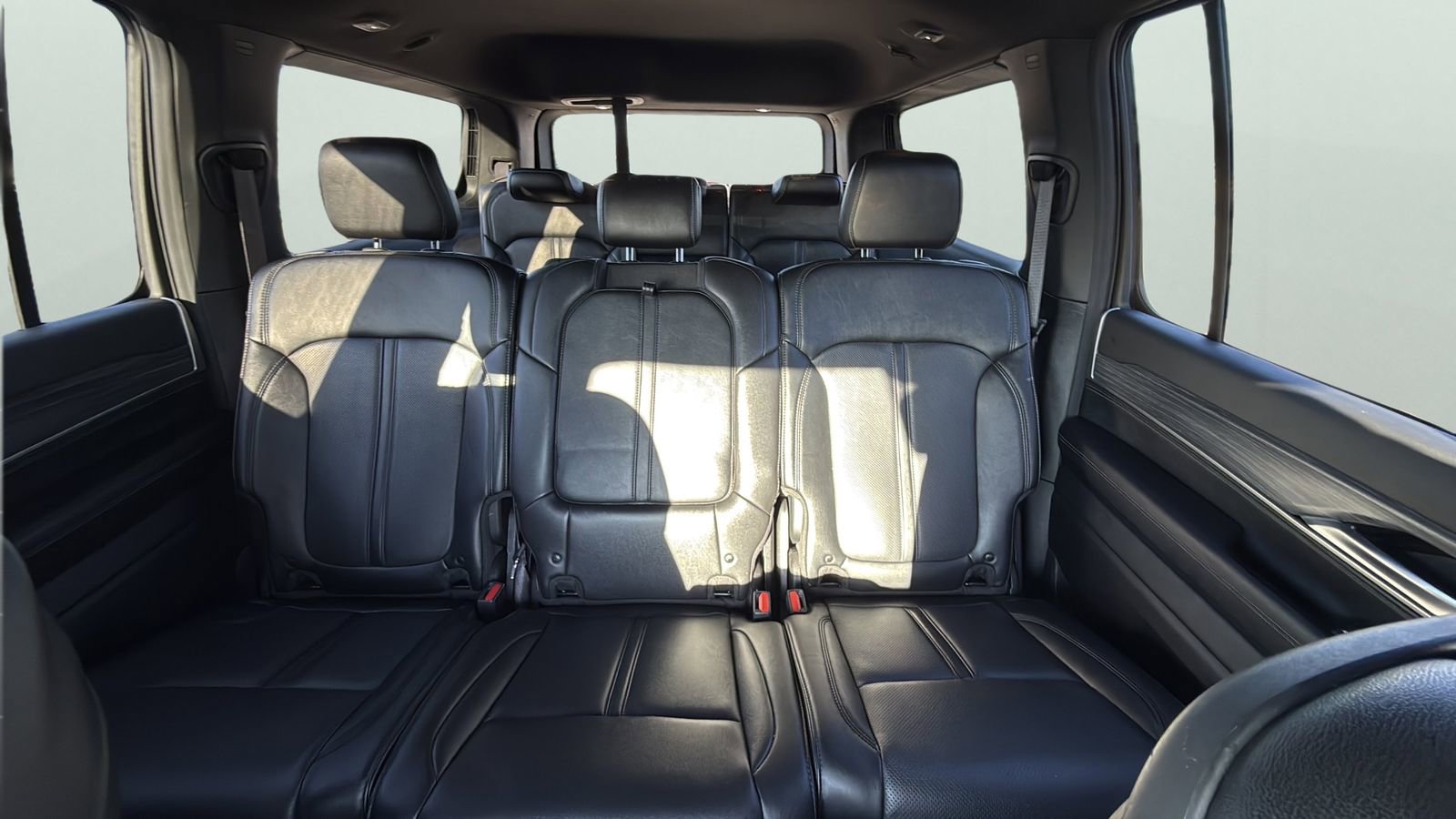 Used 2024 Jeep Wagoneer Series II w/ Flexible Seating Group RWD image 25