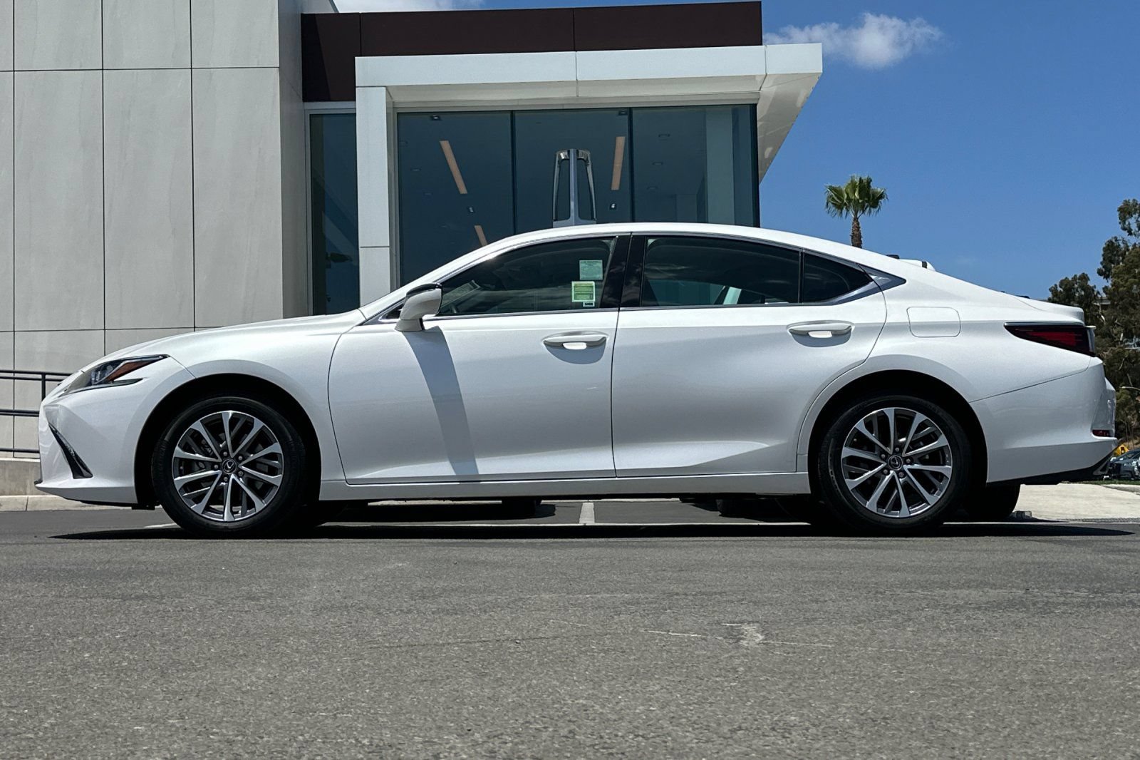 Used 2022 Lexus ES 350 w/ Accessory Package 2 FWD image 6