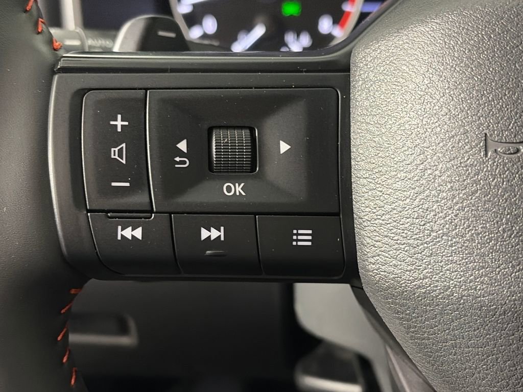 Used 2025 Nissan Rogue SV w/ Rock Creek Premium Package AWD/4WD image 17