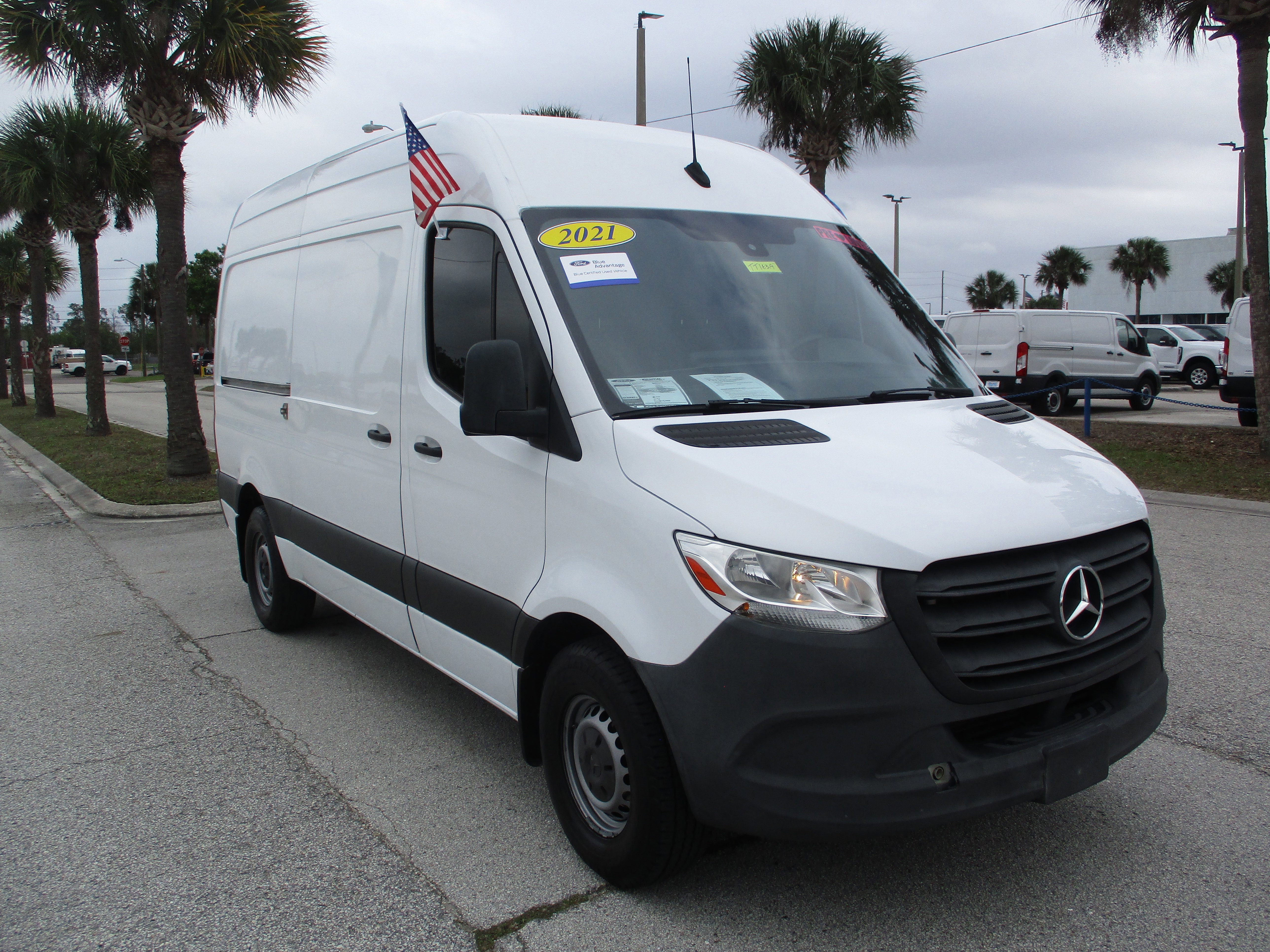 Used 2021 Mercedes-Benz Sprinter 144 Cargo w/ Driver Convenience Package image 7
