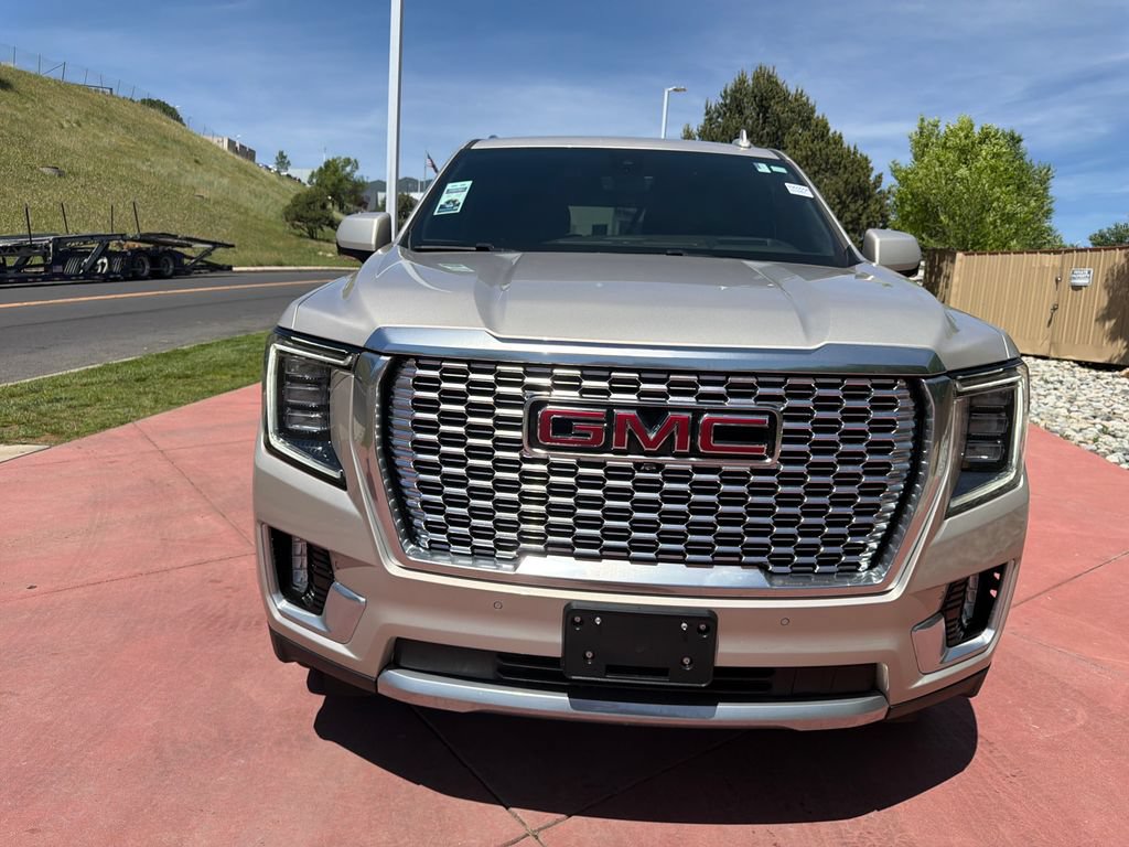 Used 2021 GMC Yukon Denali w/ Advanced Technology Package AWD/4WD image 2