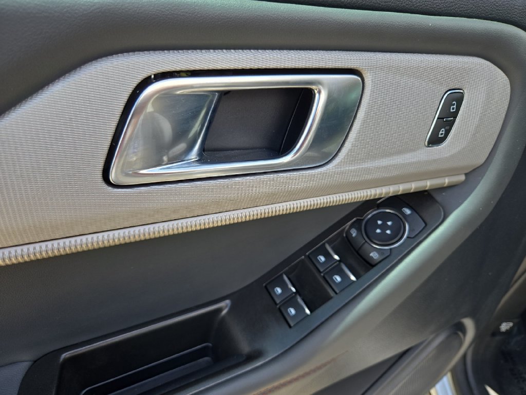 Certified 2025 Ford Explorer Active RWD image 11