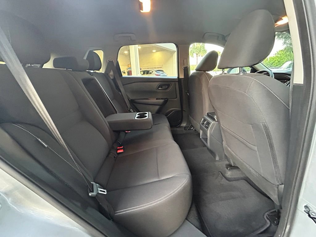 Used 2024 Nissan Rogue S AWD/4WD image 29