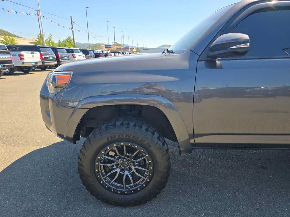 Used 2019 Toyota 4Runner SR5 Premium AWD/4WD image 18