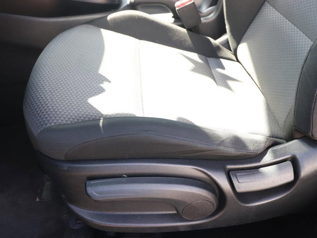 Used 2025 Kia Soul LX w/ LX Technology Package image 16