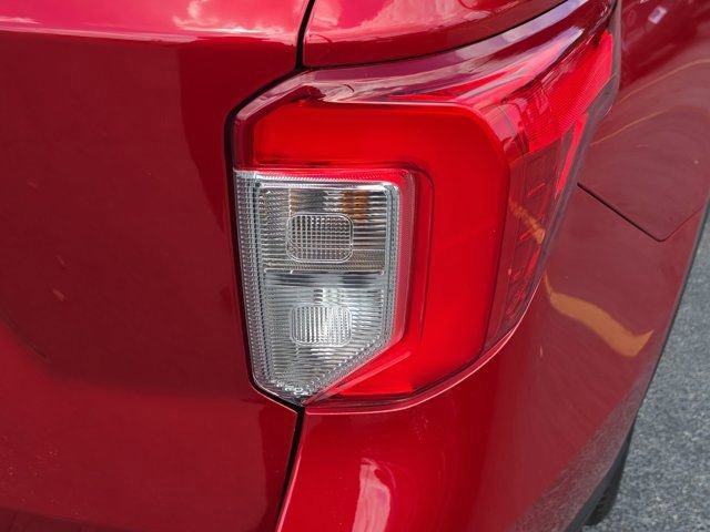 Certified 2023 Ford Explorer XLT w/ Equipment Group 202A image 7