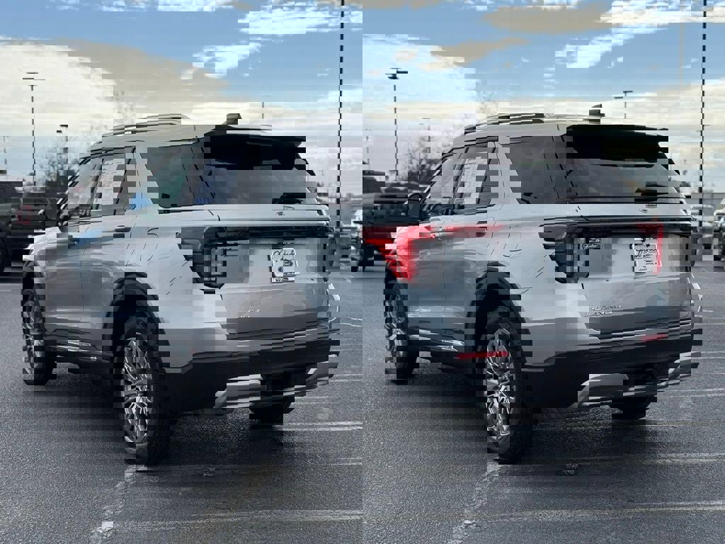 Certified 2025 Ford Explorer Platinum image 7