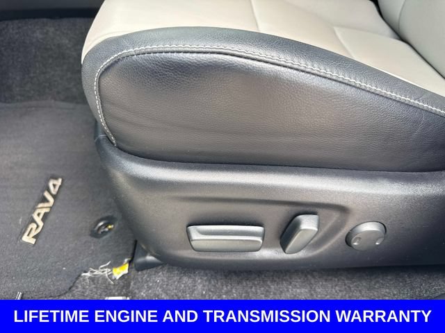 Used 2018 Toyota RAV4 Limited FWD image 21