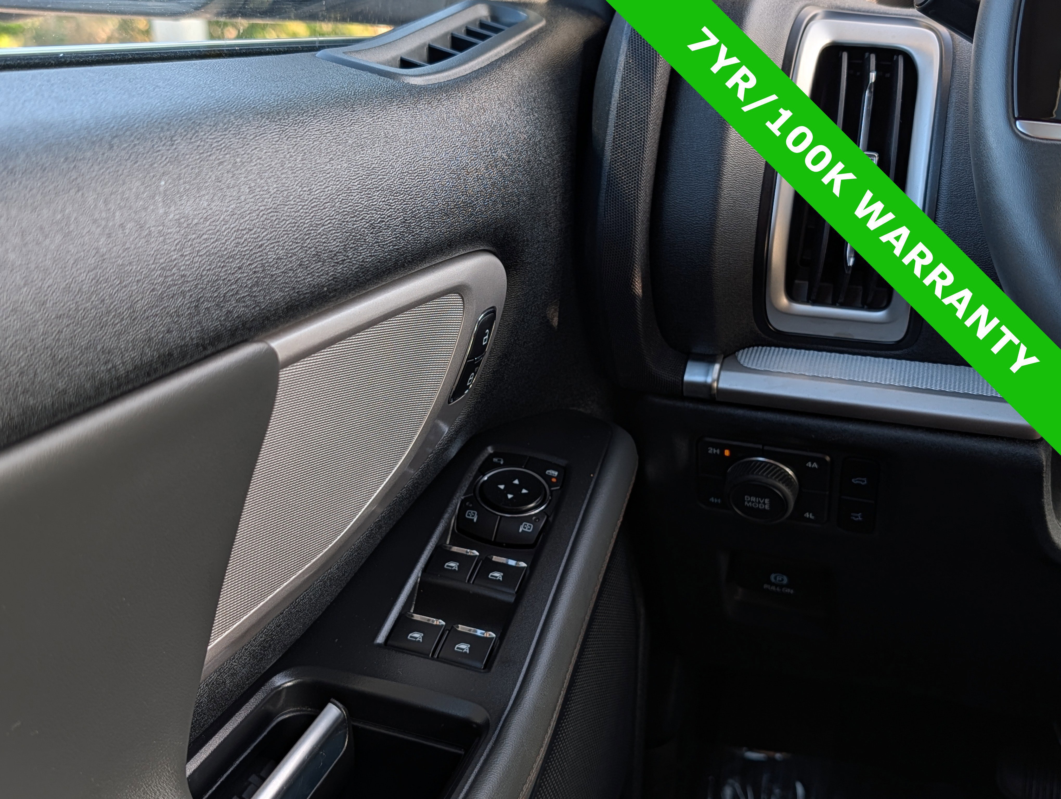 Certified 2025 Ford Expedition Active AWD/4WD image 28