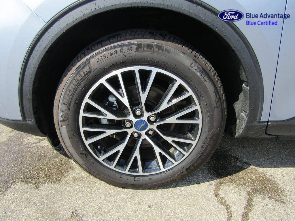 Certified 2022 Ford Escape Titanium FWD image 11