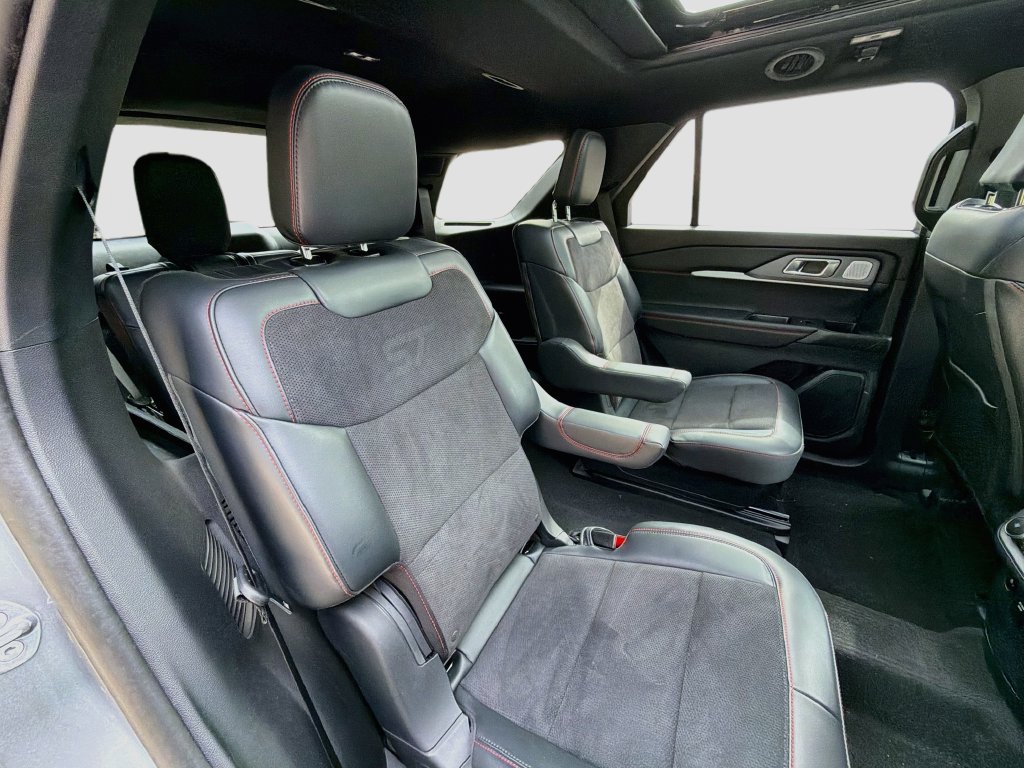 Certified 2025 Ford Explorer ST w/ Sun And Sound Package AWD/4WD image 32
