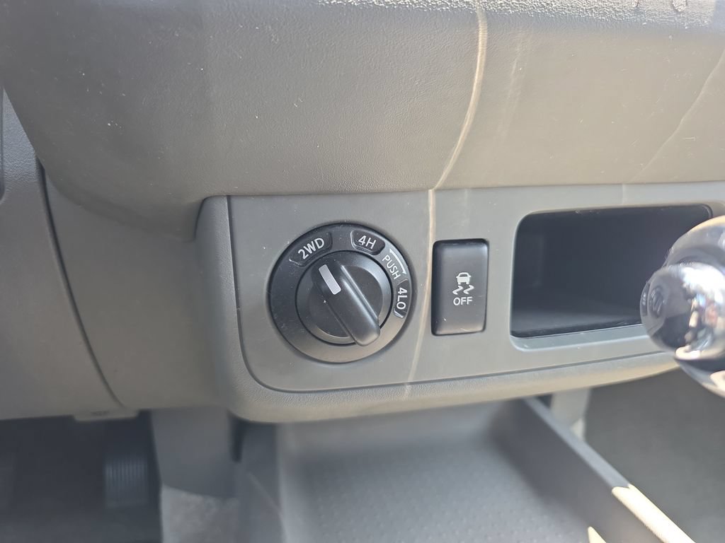 Used 2017 Nissan Frontier SV AWD/4WD image 34