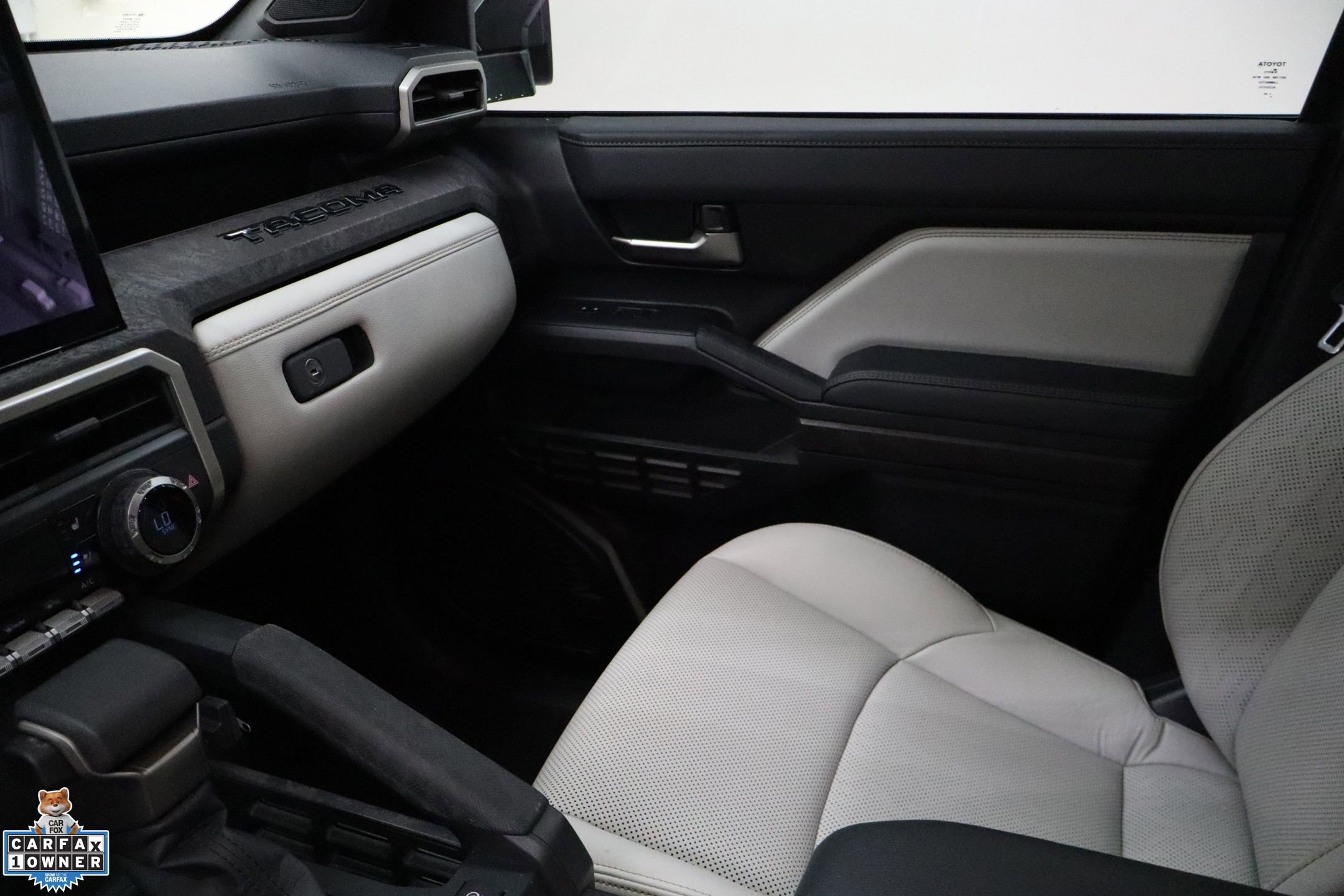 Used 2024 Toyota Tacoma Limited image 22