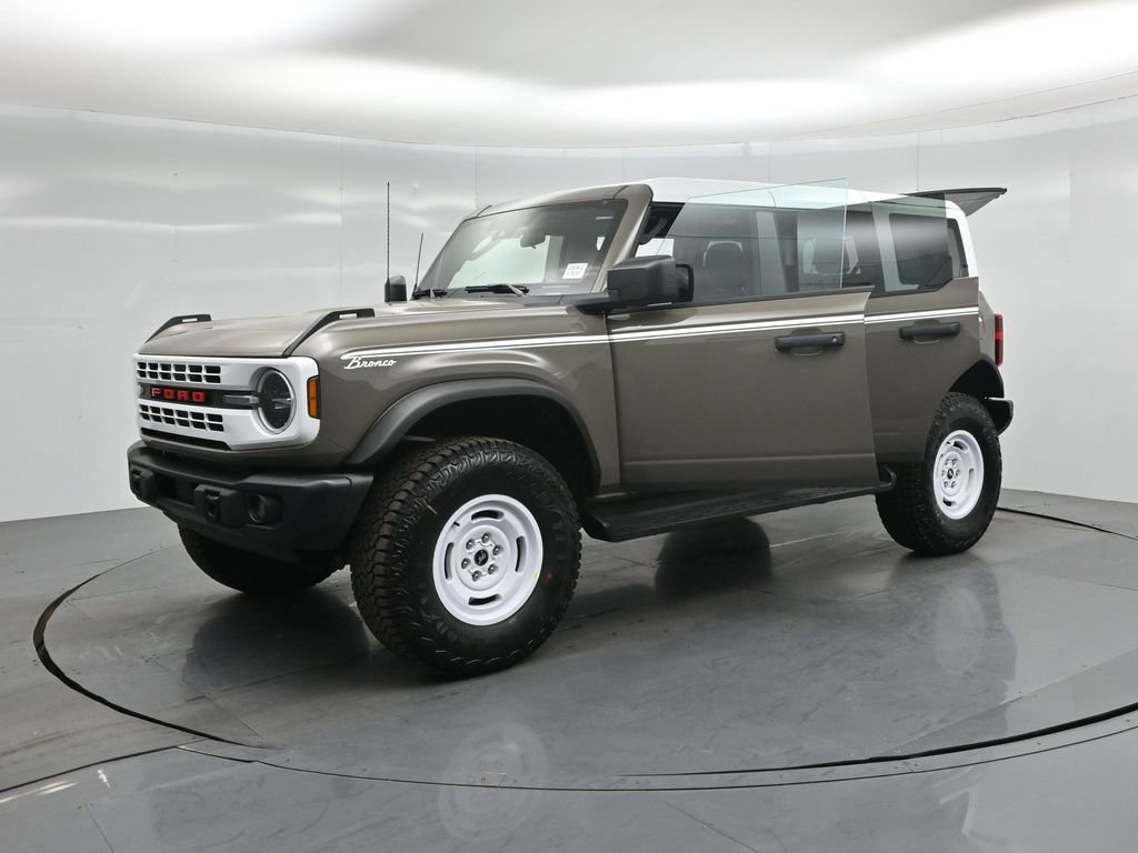 Certified 2026 Ford Bronco Heritage Edition AWD/4WD image 32