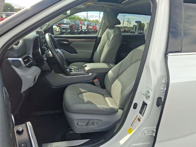 Used 2023 Toyota Highlander Limited AWD/4WD image 14