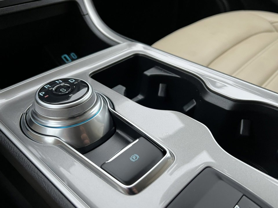 Certified 2024 Ford Edge SEL w/ Convenience Package image 30