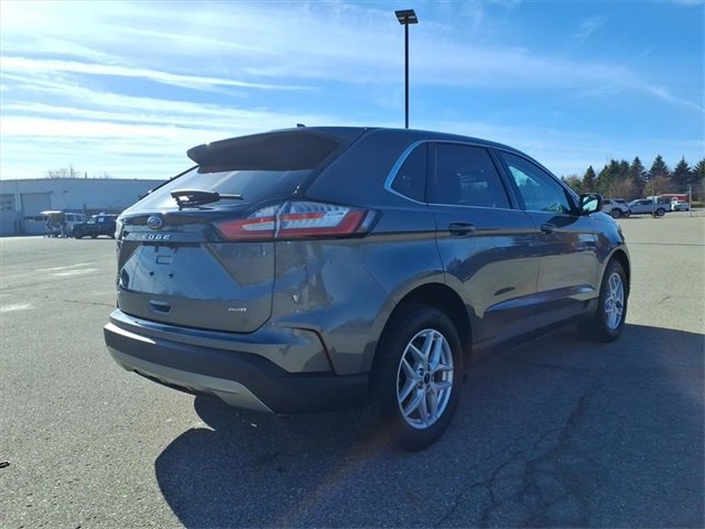 Certified 2022 Ford Edge SEL w/ Convenience Package image 4