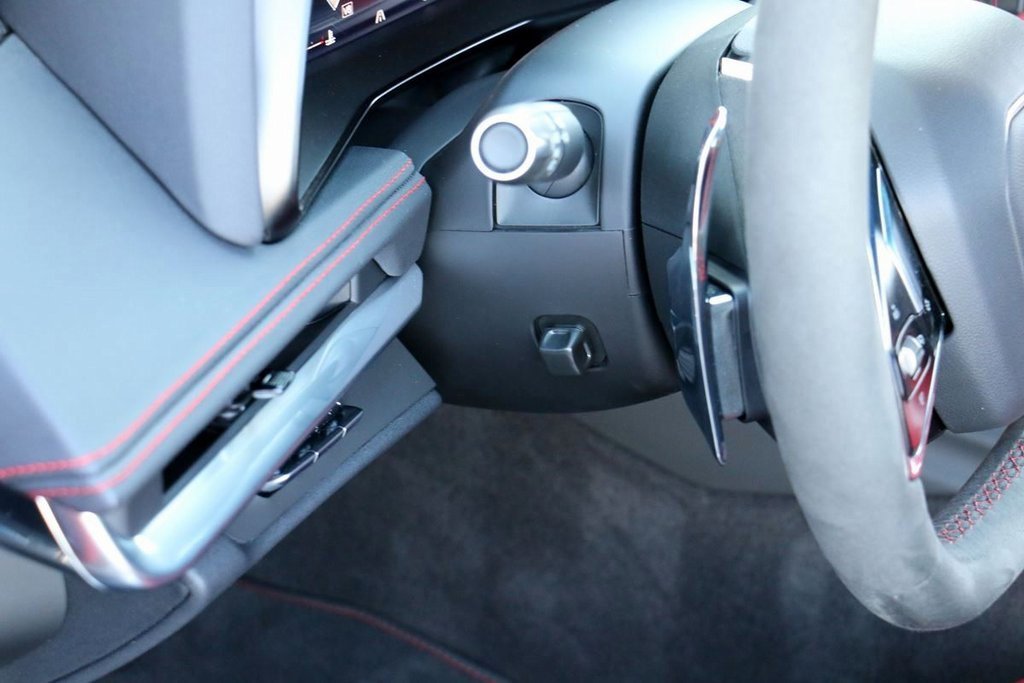 Used 2024 Chevrolet Corvette Stingray Preferred Cpe w/ 2LT image 23