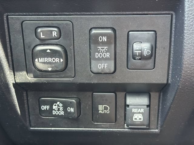 Used 2020 Toyota Tundra SR5 w/ SR5 Upgrade Package AWD/4WD image 18