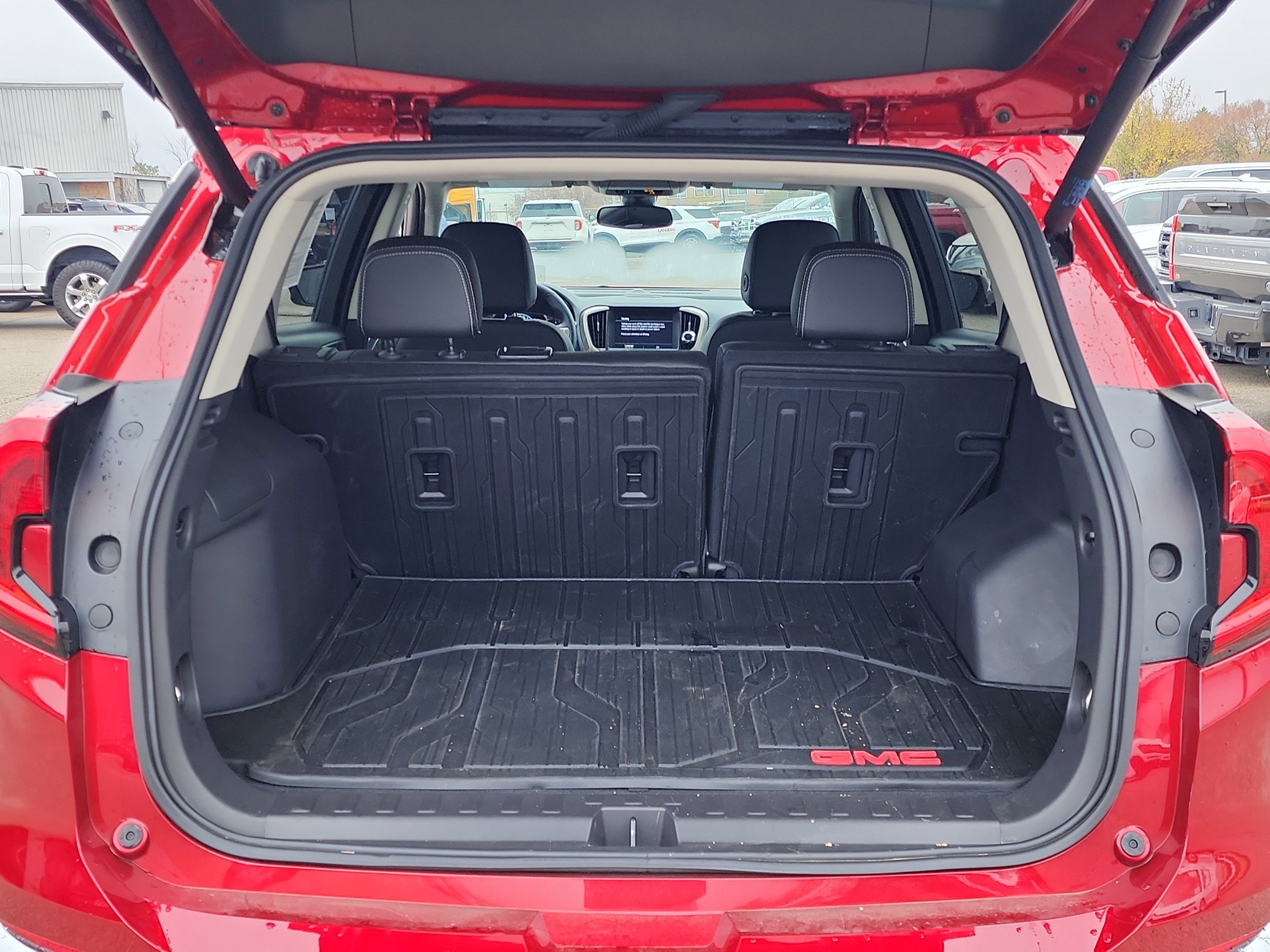 Used 2024 GMC Terrain Denali w/ Denali Premium Package image 14