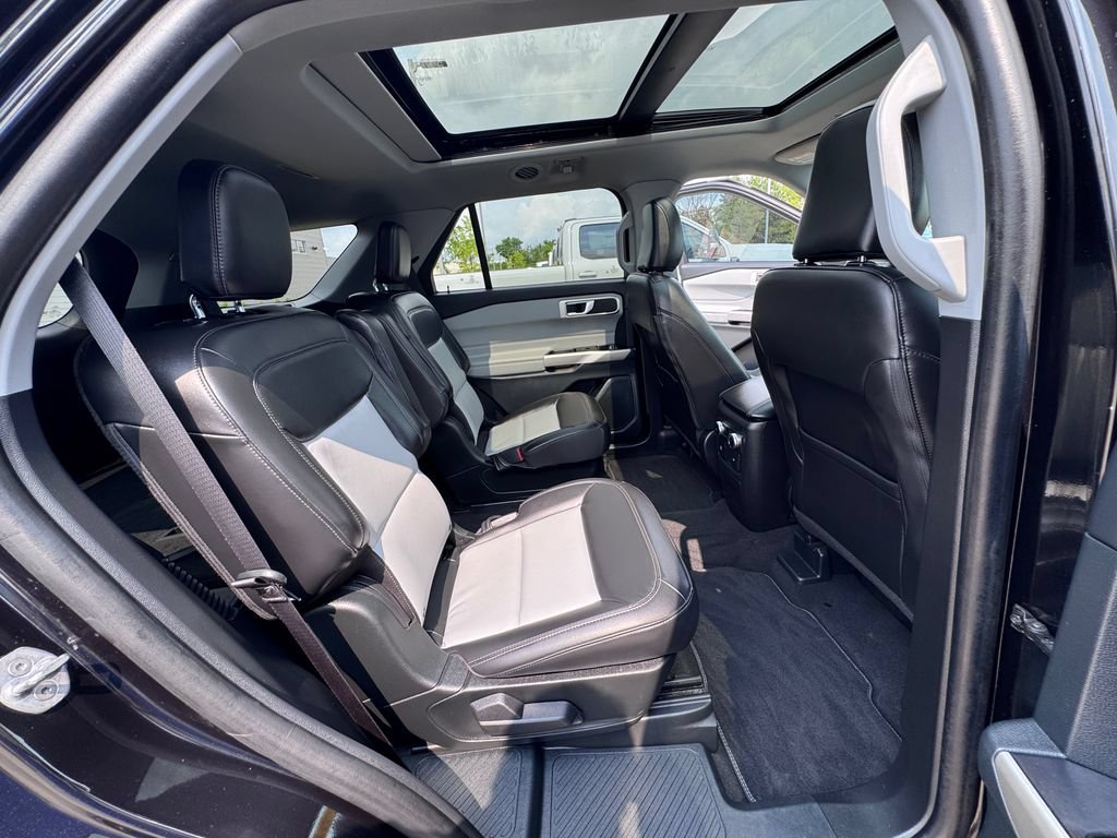 Certified 2023 Ford Explorer XLT w/ Equipment Group 202A AWD/4WD image 30