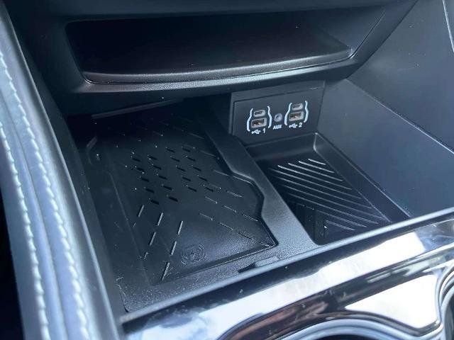 Used 2025 Chrysler Pacifica Limited FWD image 36