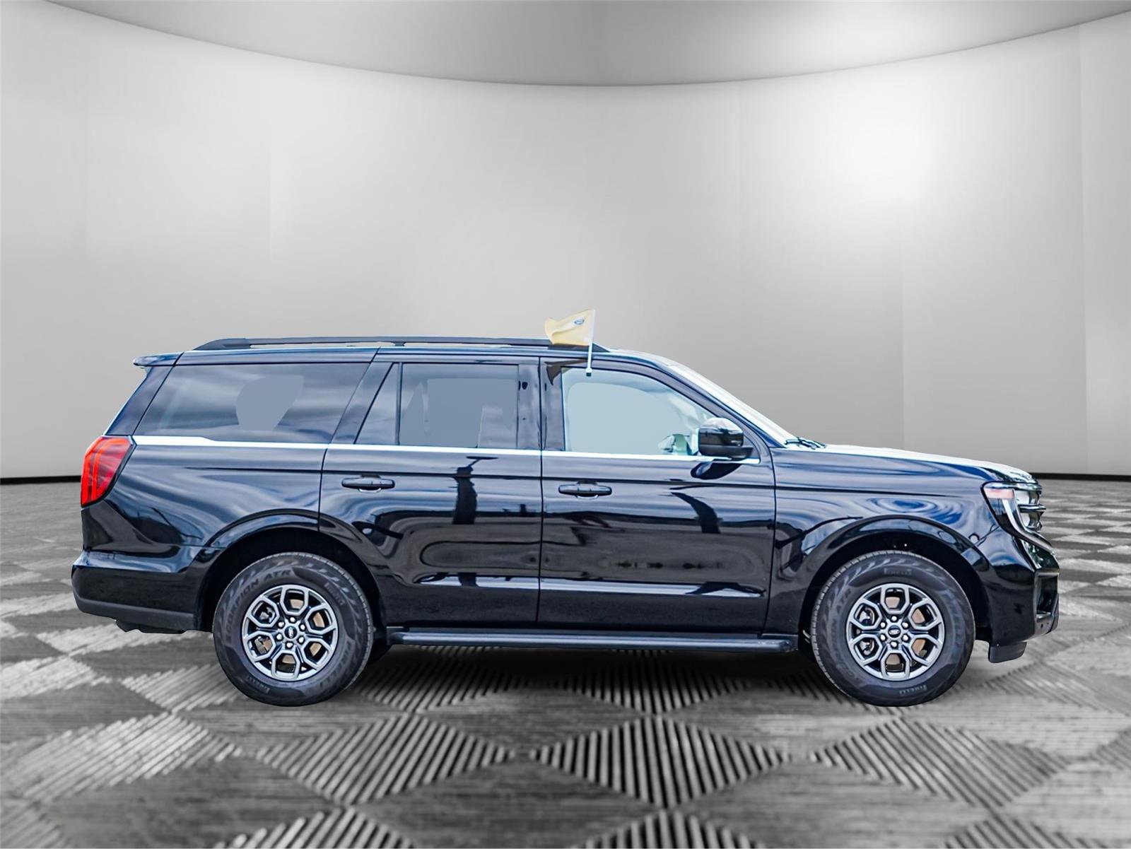 Certified 2025 Ford Expedition Active RWD image 3