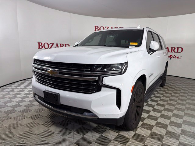 Used 2021 Chevrolet Suburban LT w/ LT Signature Package RWD image 4