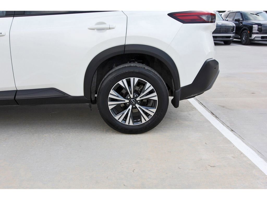 Used 2023 Nissan Rogue SV FWD image 32