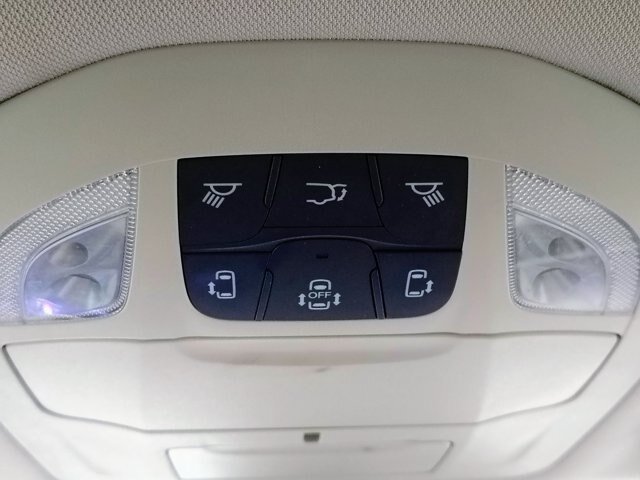 Used 2021 Chrysler Pacifica Touring-L w/ Uconnect Theater Family Group FWD image 40