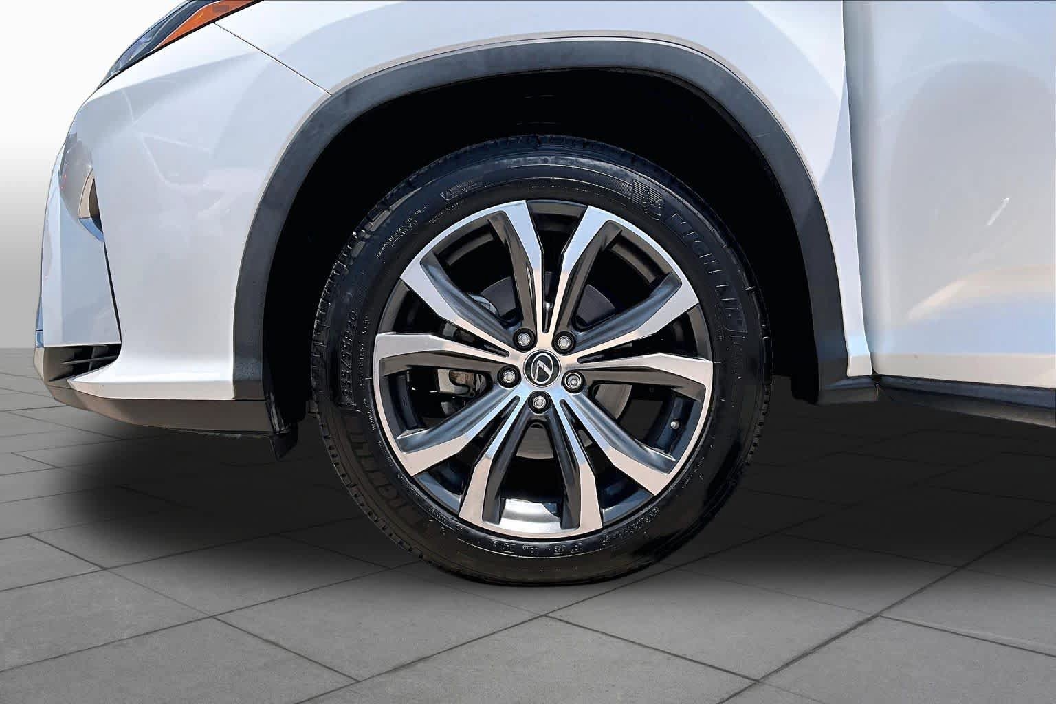 Used 2018 Lexus RX 450hL Premium w/ Premium Package AWD/4WD image 11