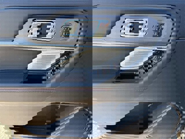 Certified 2025 Ford Explorer ST image 26